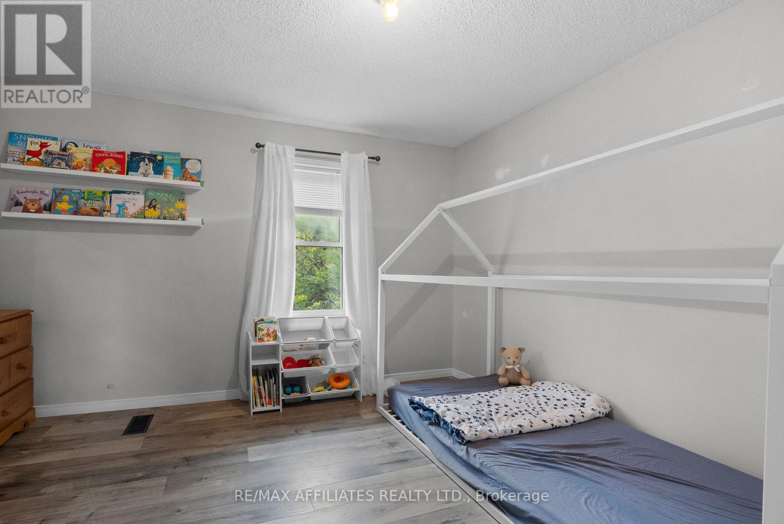 18 Cockburn Street, Perth, Ontario  K7H 2A9 - Photo 11 - X12378224