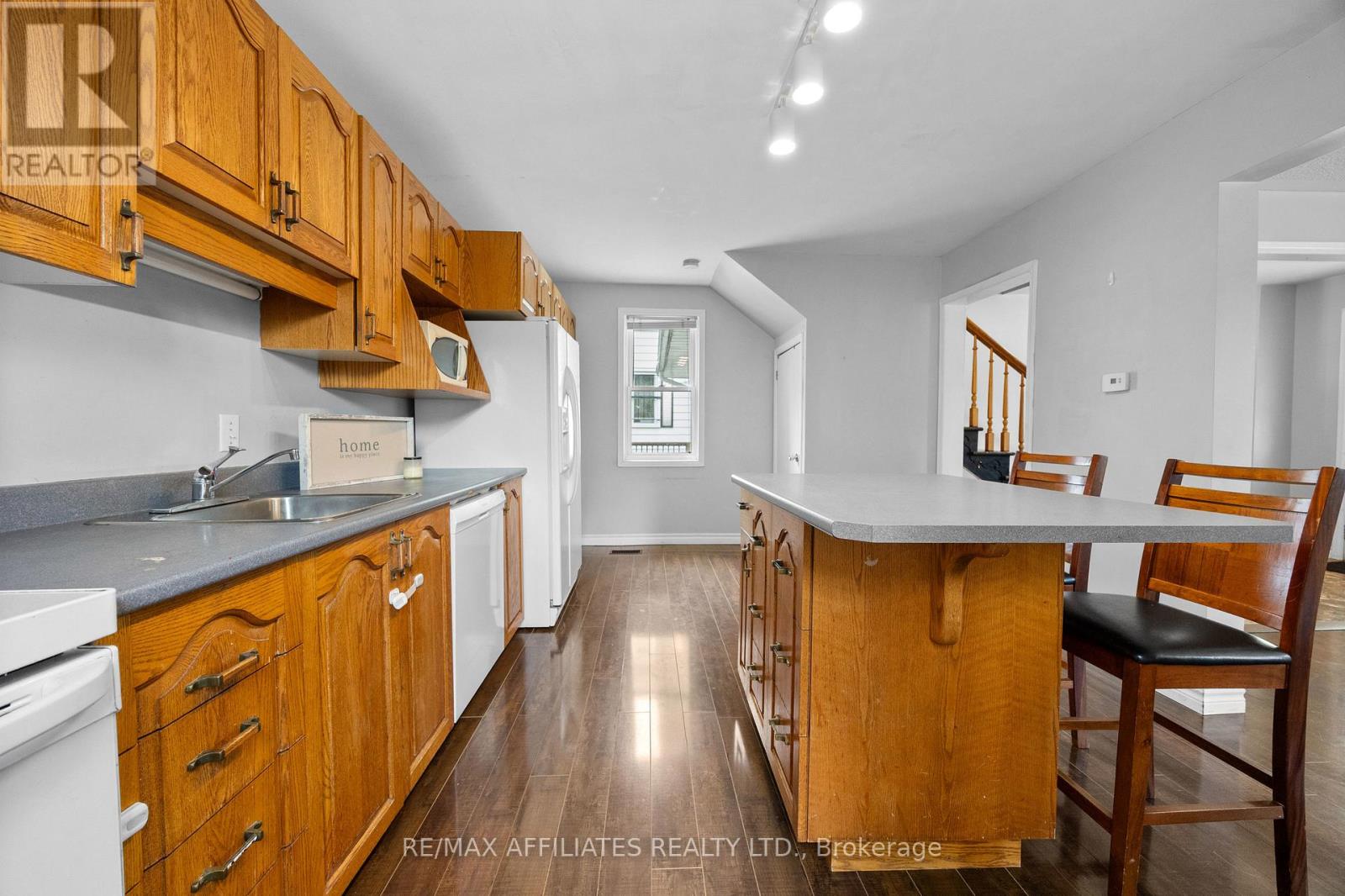 18 Cockburn Street, Perth, Ontario  K7H 2A9 - Photo 6 - X12378224