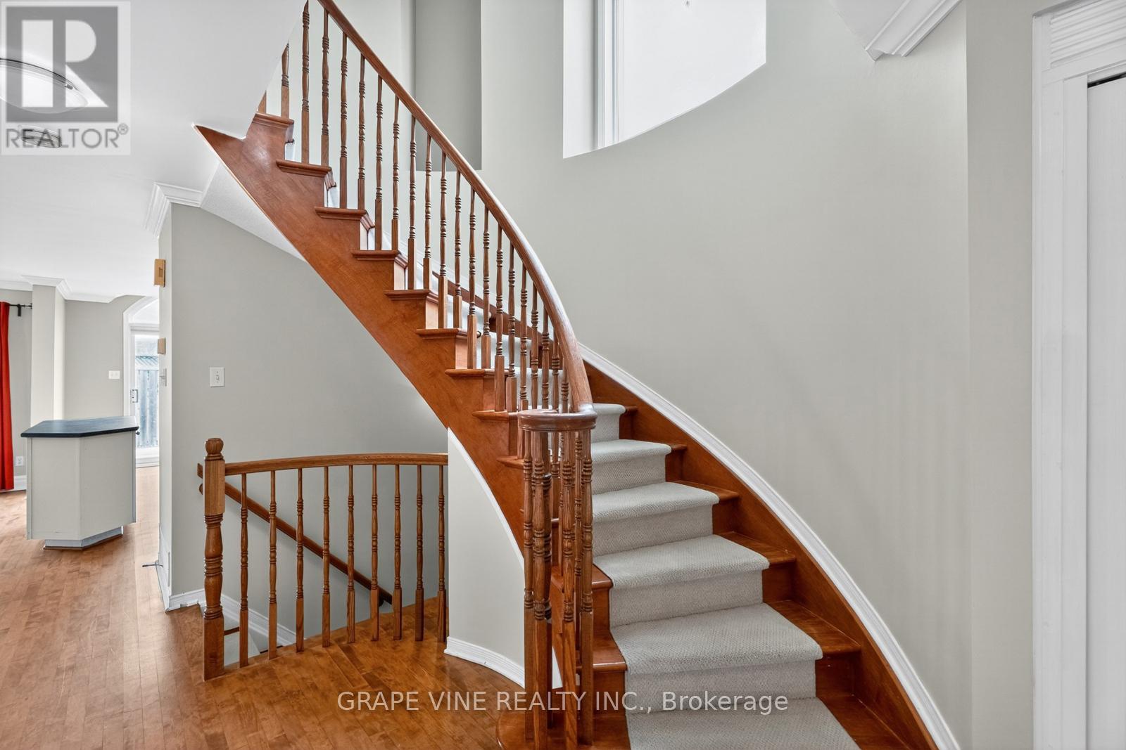 27 Flowertree Crescent, Ottawa, Ontario  K2M 2R8 - Photo 16 - X12378229