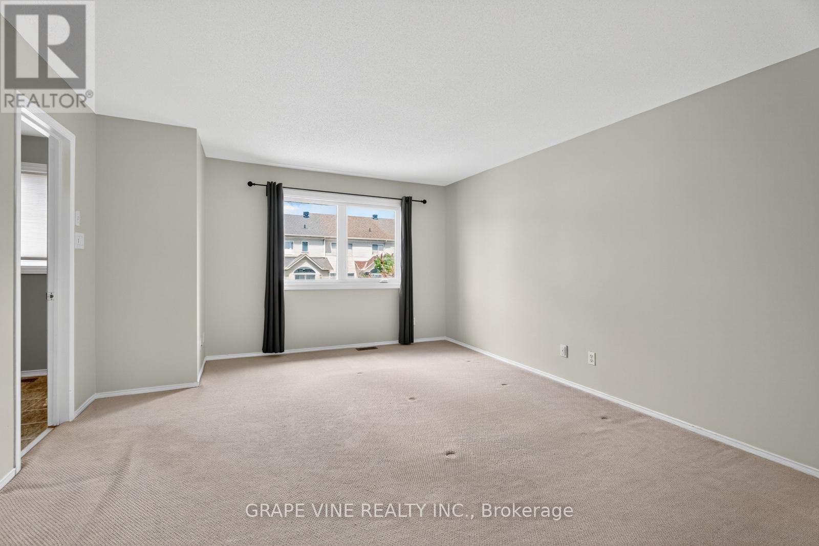 27 Flowertree Crescent, Ottawa, Ontario  K2M 2R8 - Photo 17 - X12378229