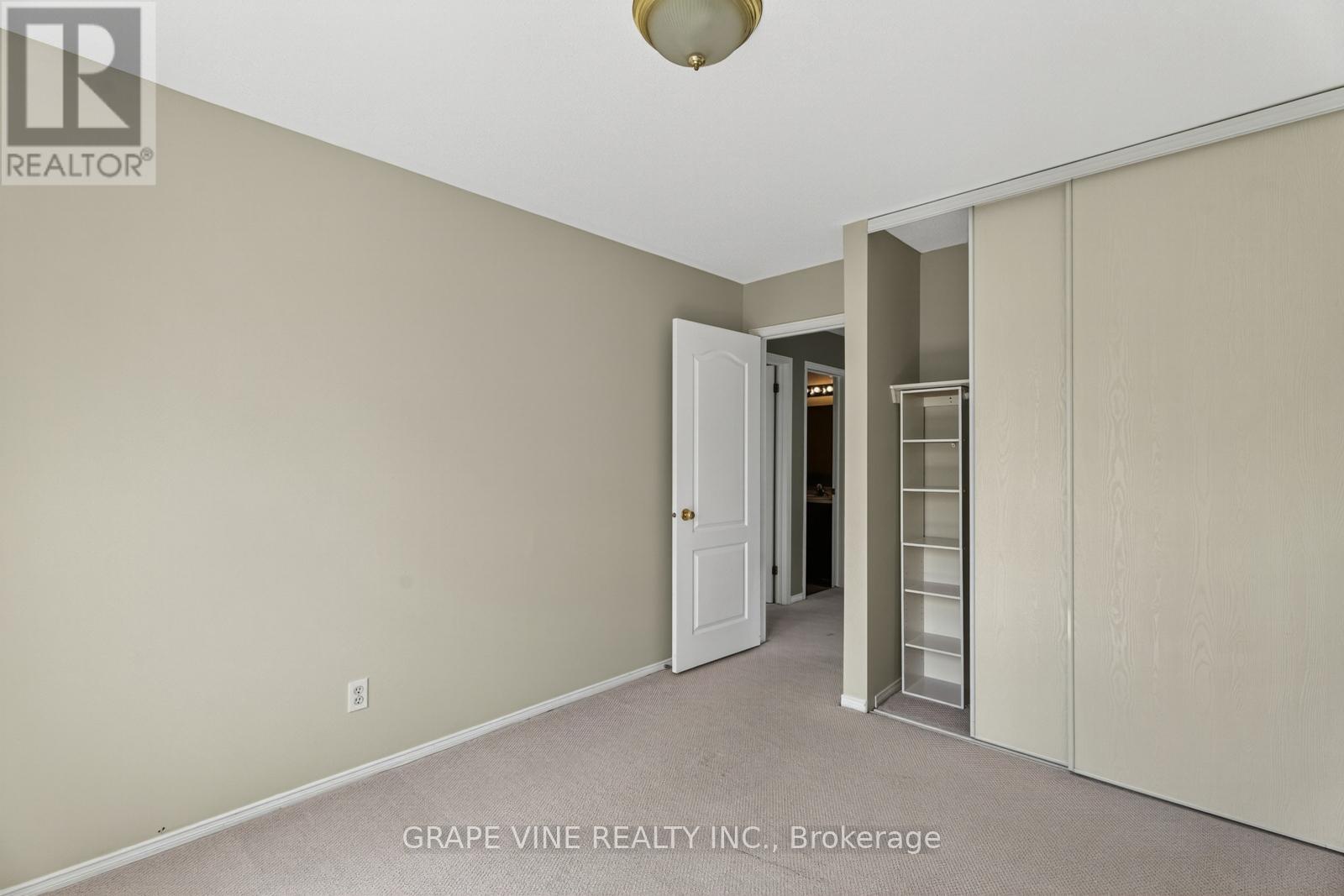 27 Flowertree Crescent, Ottawa, Ontario  K2M 2R8 - Photo 23 - X12378229