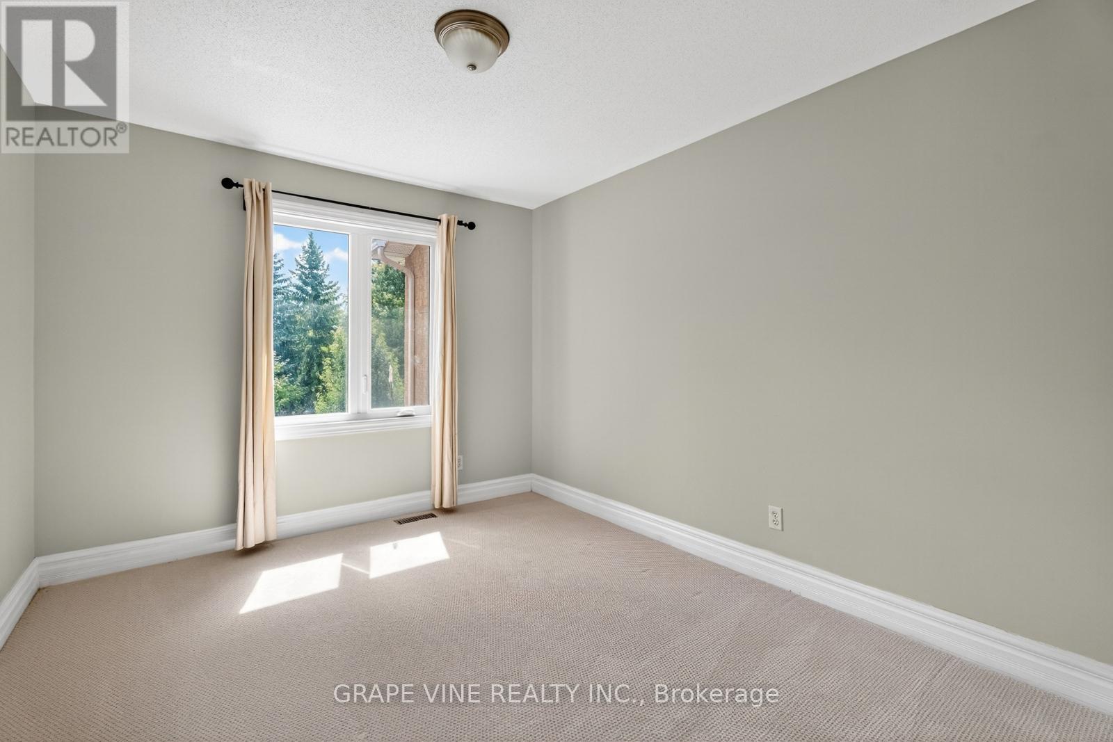 27 Flowertree Crescent, Ottawa, Ontario  K2M 2R8 - Photo 25 - X12378229
