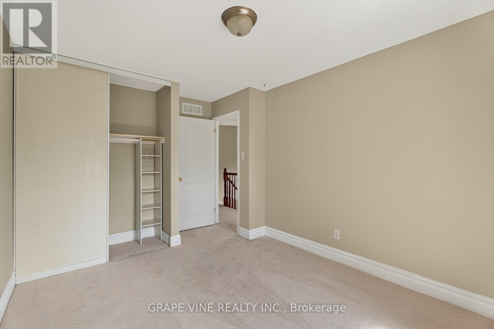 27 Flowertree Crescent, Ottawa, Ontario  K2M 2R8 - Photo 26 - X12378229