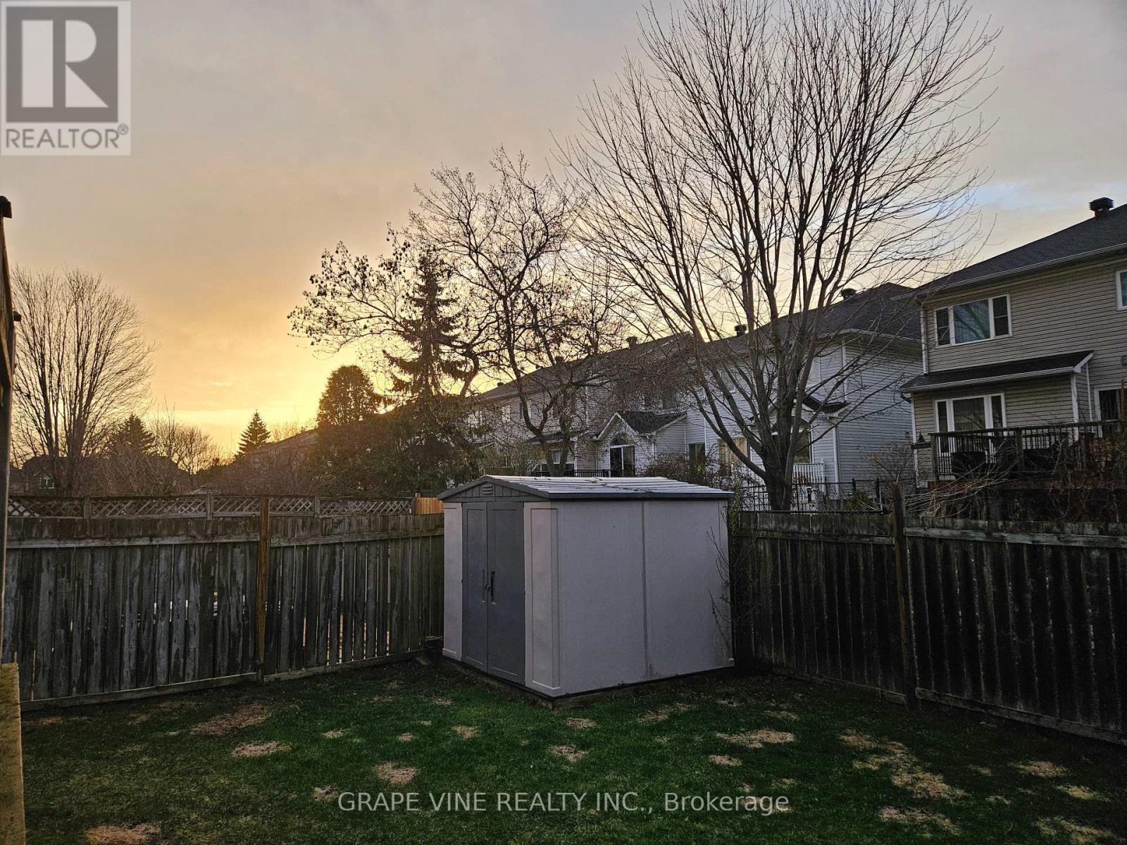 27 Flowertree Crescent, Ottawa, Ontario  K2M 2R8 - Photo 34 - X12378229