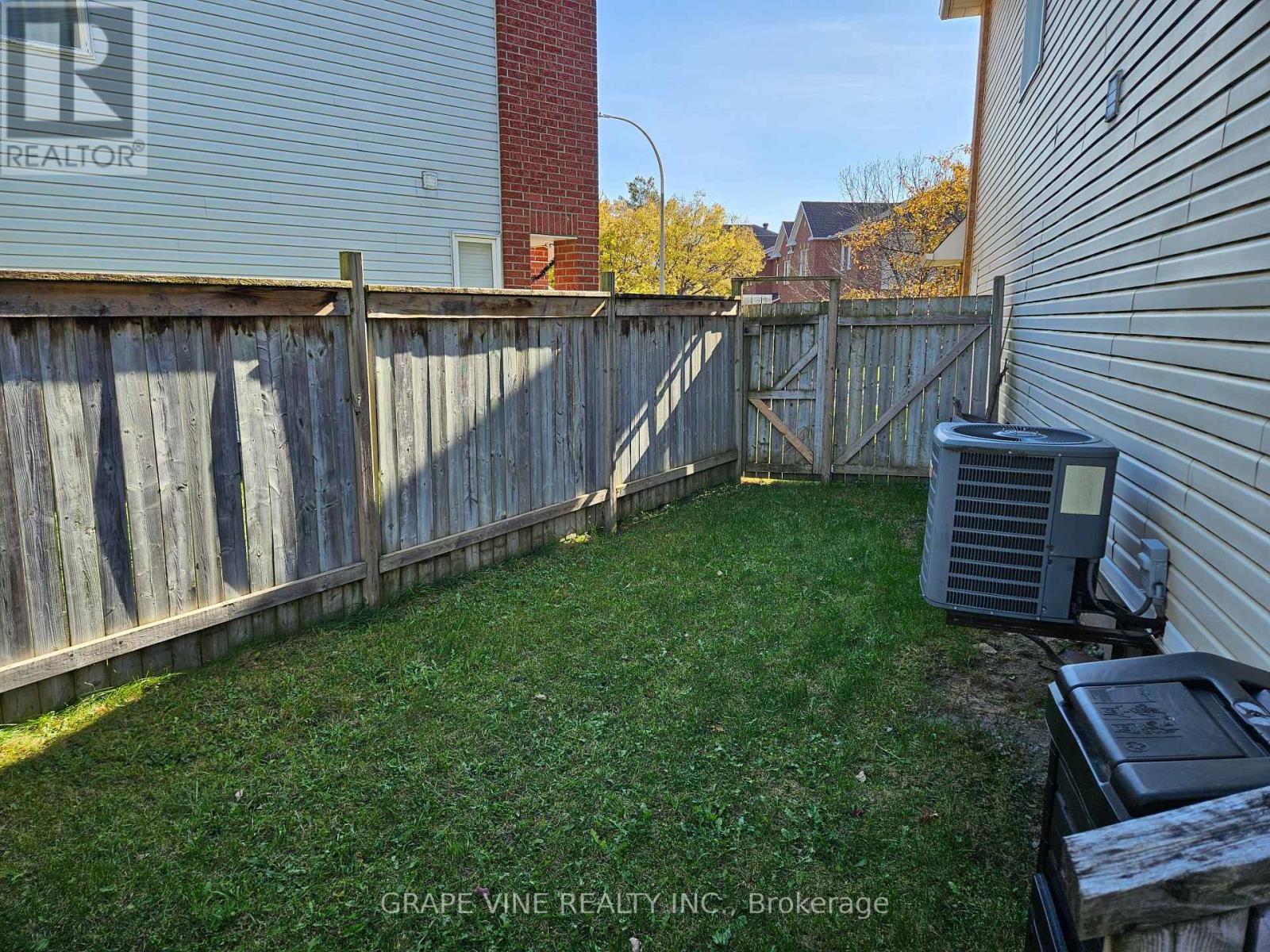 27 Flowertree Crescent, Ottawa, Ontario  K2M 2R8 - Photo 36 - X12378229