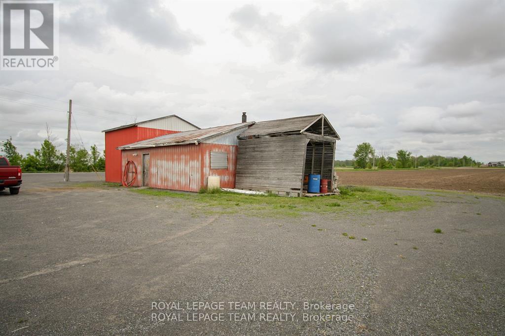 12026 Benson George Road, North Dundas, Ontario  K0C 2K0 - Photo 9 - X12378241
