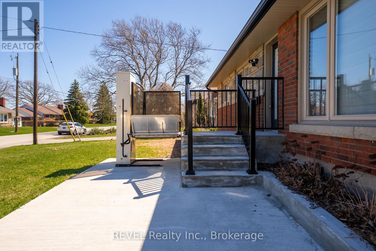1 - 28 Dale Avenue, Hamilton, Ontario  L8G 3L9 - Photo 5 - X12378242
