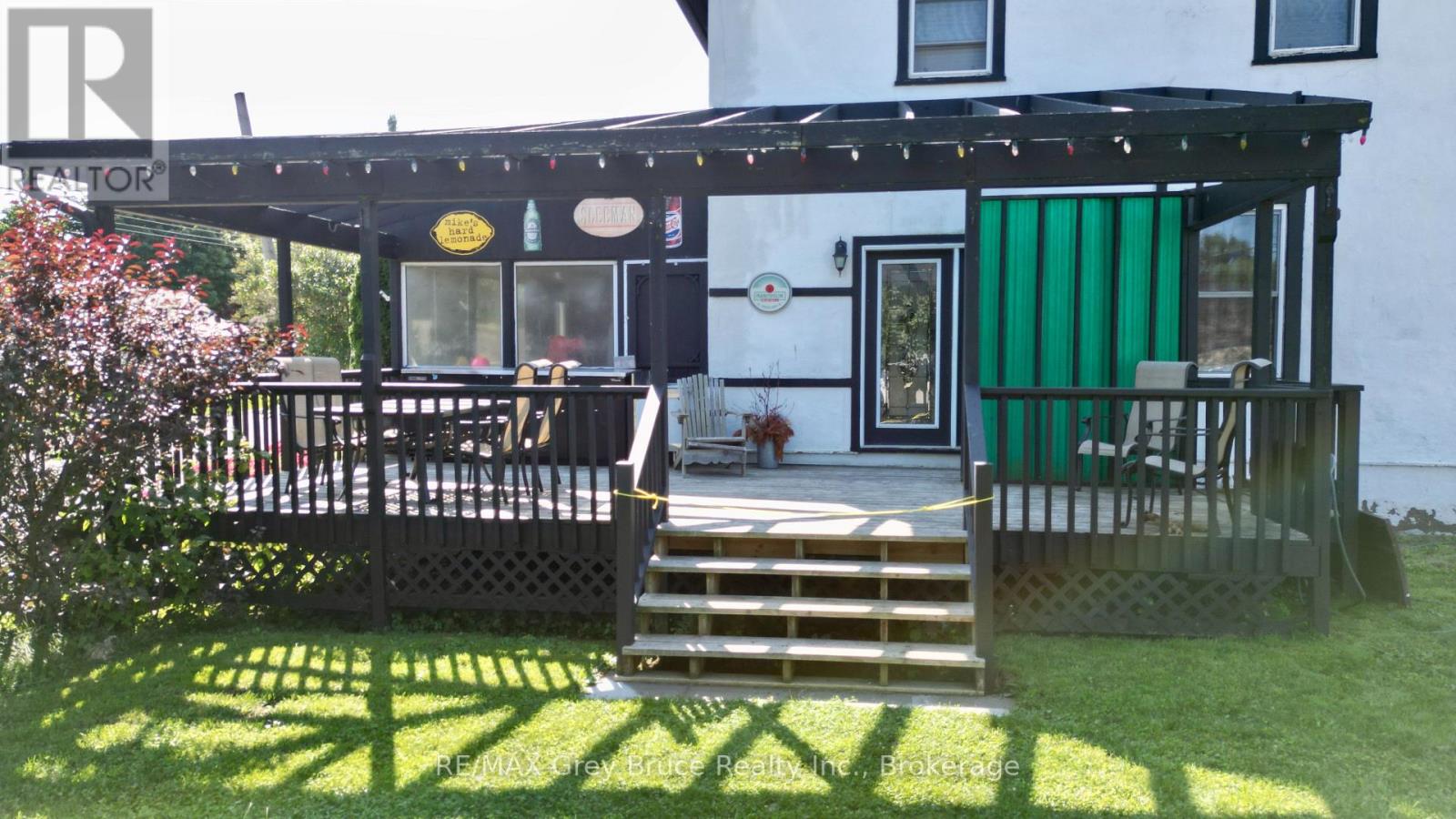 8 Helen Street, Northern Bruce Peninsula, Ontario  N0H 1W0 - Photo 11 - X12378159