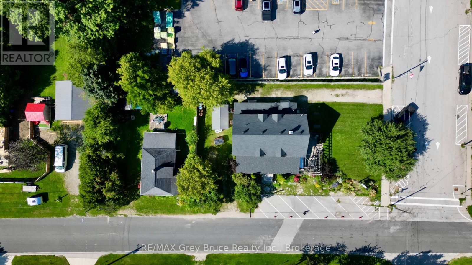8 Helen Street, Northern Bruce Peninsula, Ontario  N0H 1W0 - Photo 34 - X12378159