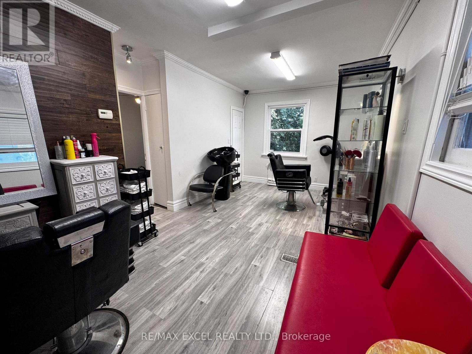 Upper Level - 9961 Yonge Street, Richmond Hill, Ontario  L4C 1T9 - Photo 13 - N12377884