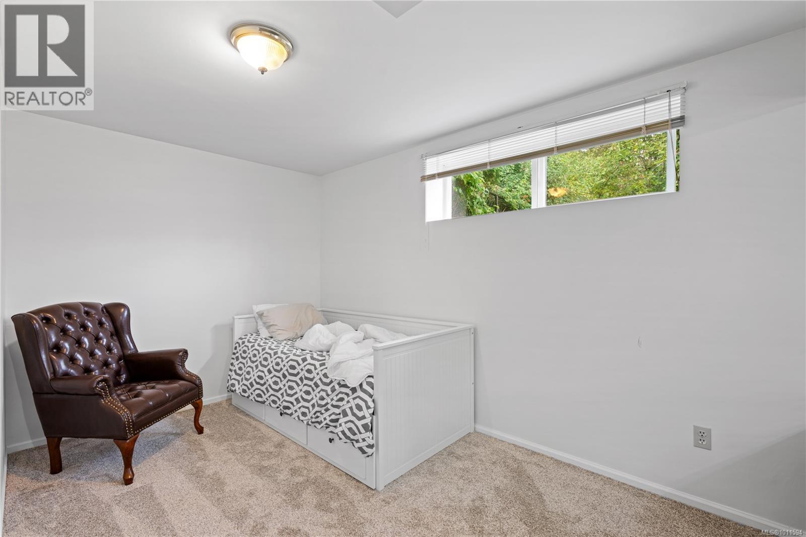 Property at 714 Bradley Dyne Rd image 4