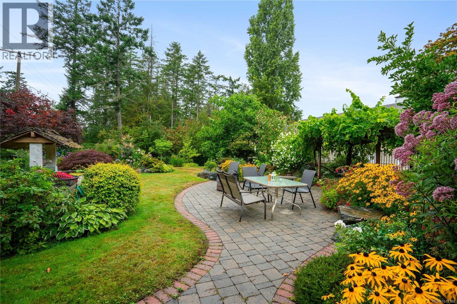 714 Bradley Dyne Rd, North Saanich, British Columbia  V8L 5G9 - Photo 1 - 1011594