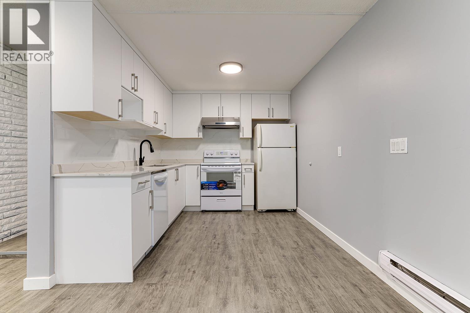 809 Duthie Avenue, Burnaby, British Columbia  V5A 2P9 - Photo 2 - R3043000