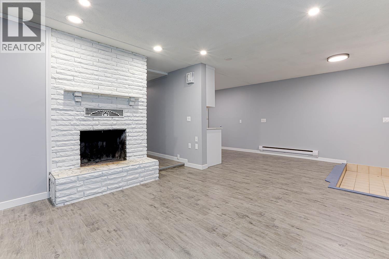 809 Duthie Avenue, Burnaby, British Columbia  V5A 2P9 - Photo 4 - R3043000