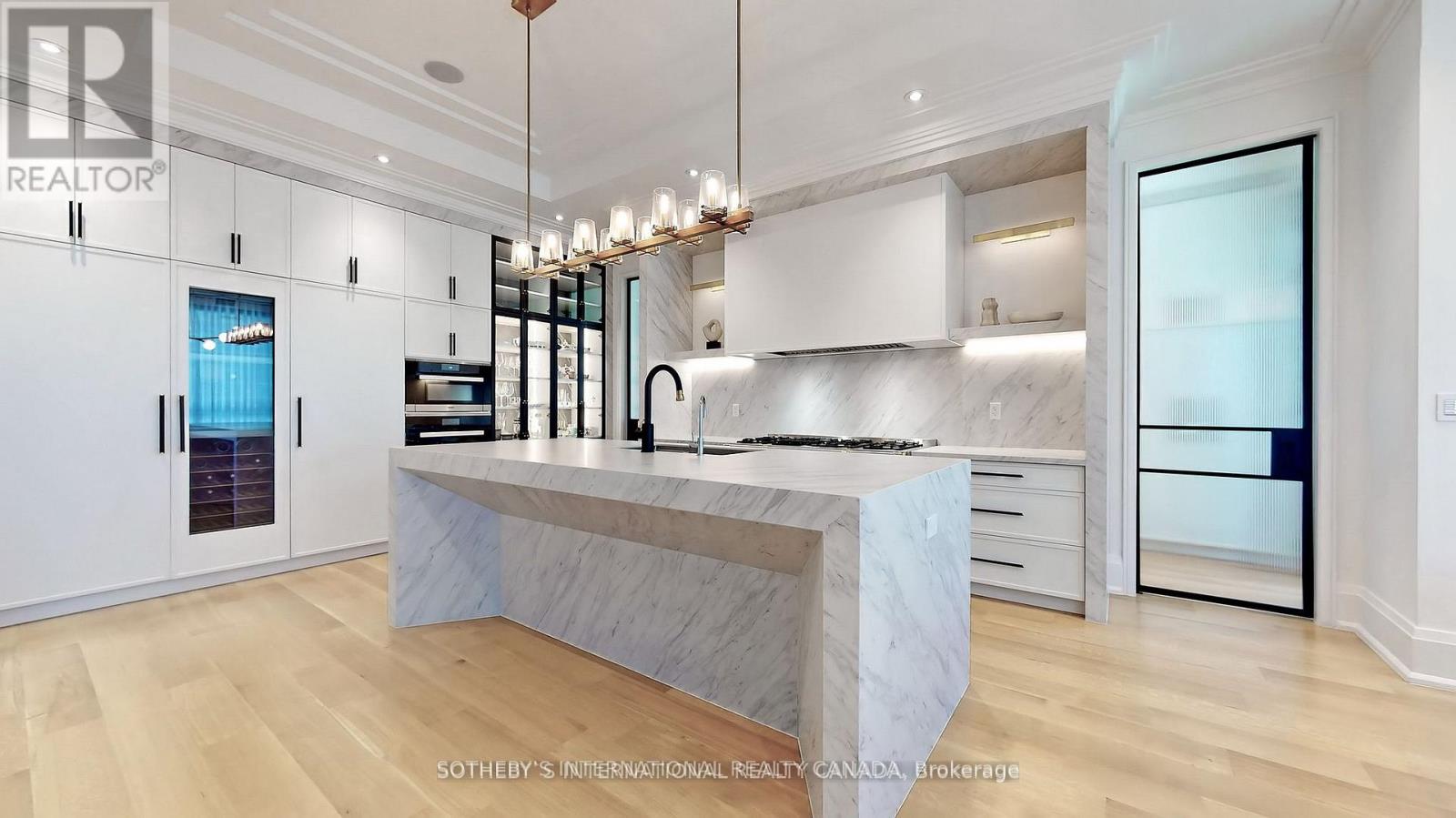 101 Dunloe Road, Toronto (Forest Hill South), Ontario  M5P 2T7 - Photo 11 - C12377976