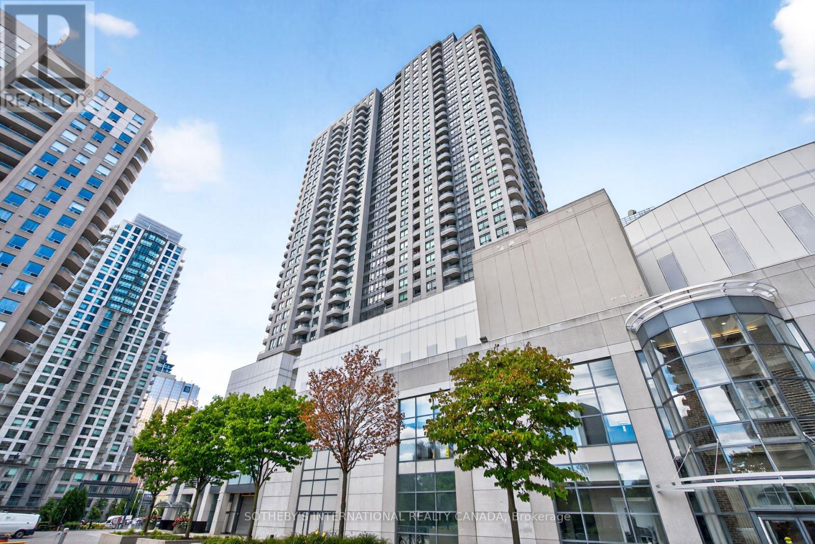 PH101 - 8 HILLCREST AVENUE, Toronto, Ontario