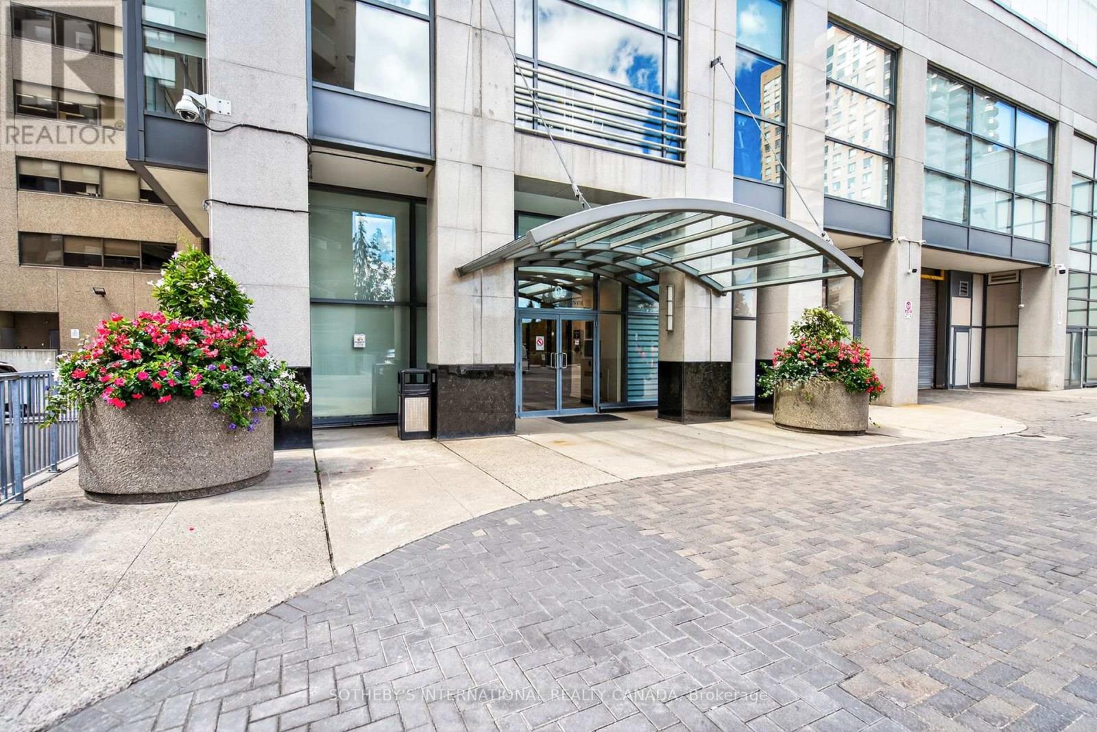 Ph101 - 8 Hillcrest Avenue, Toronto, Ontario  M2N 6Y6 - Photo 2 - C12378069
