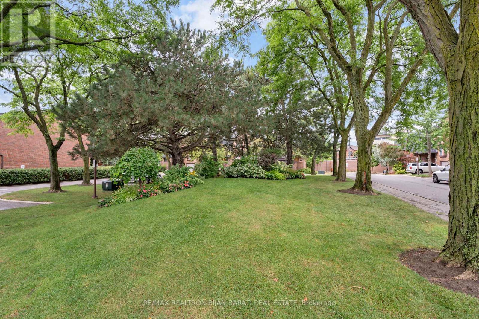 105 Gypsy Roseway, Toronto (Willowdale East), Ontario  M2N 5Z1 - Photo 38 - C12378106