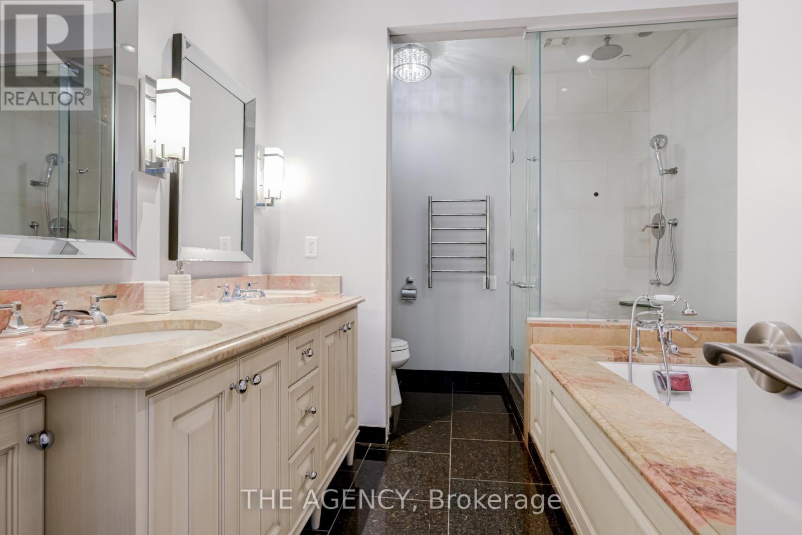 2901 - 183 Wellington Street W, Toronto, Ontario  M5V 0A1 - Photo 9 - C12378125