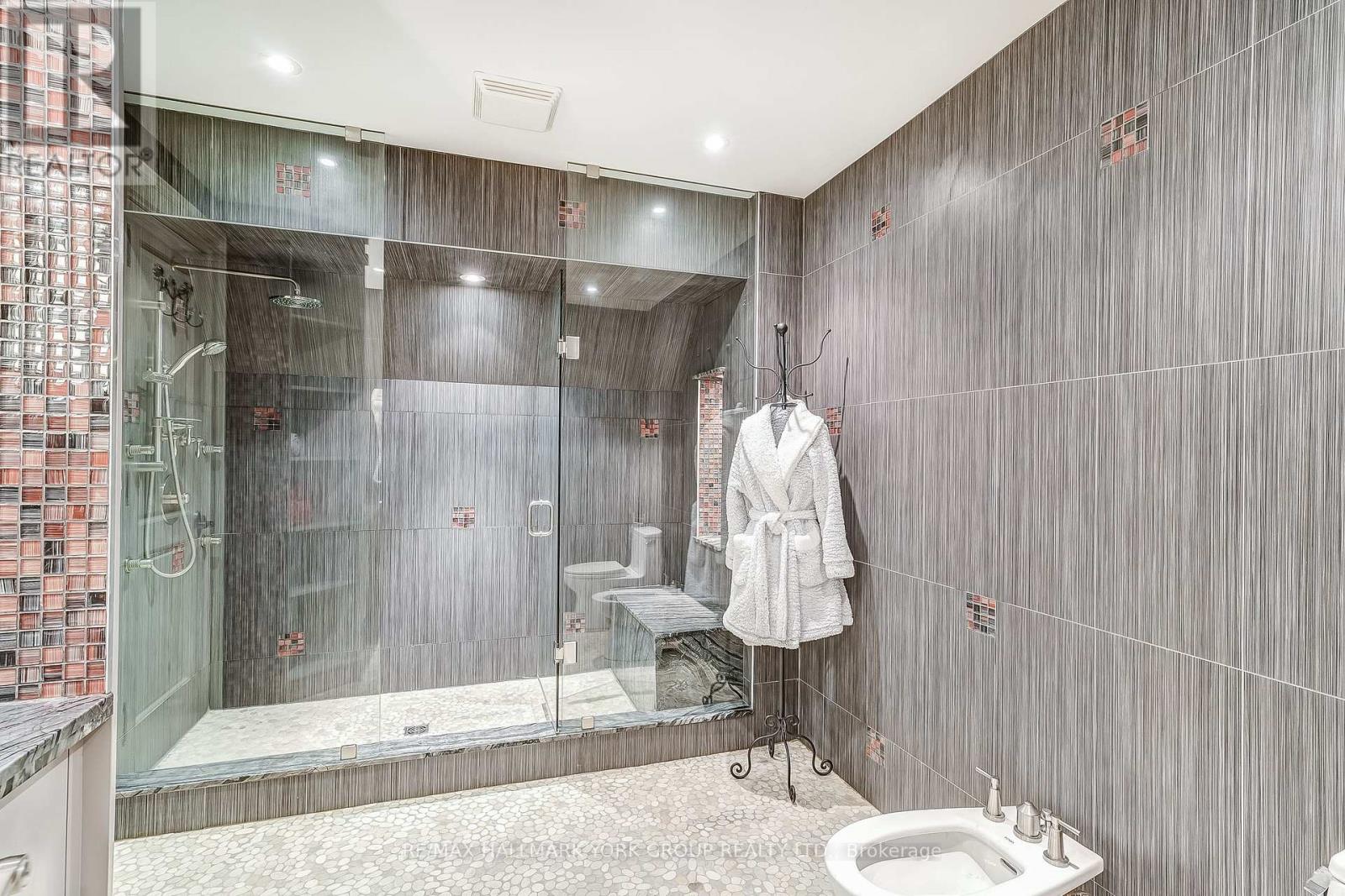 15 Awesome Again Lane, Aurora, Ontario  L4G 7Y7 - Photo 35 - N12377980