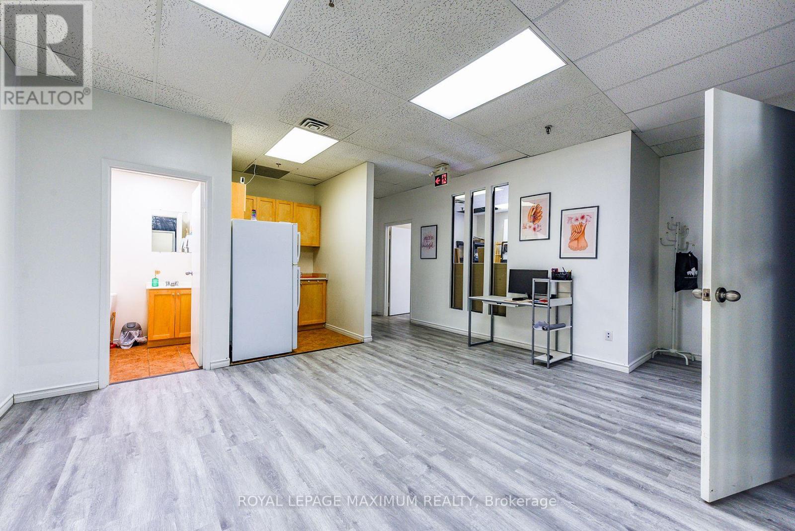 C10 - 4220 Steeles Avenue W, Vaughan, Ontario  L4L 3S8 - Photo 21 - N12378112