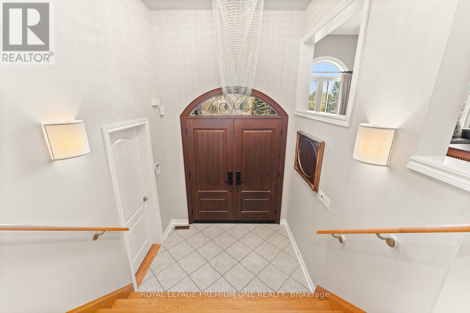 Property at 180 VAUGHAN MILLS ROAD image 5