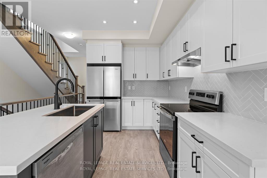 27 Cherry Hill Lane, Barrie (Painswick South), Ontario  L4N 6K7 - Photo 19 - S12378090