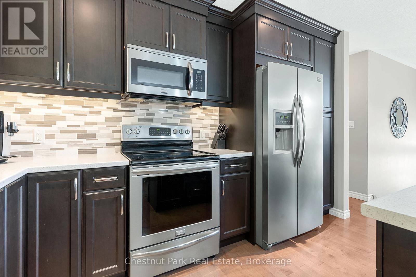 207 2nd Street W, Owen Sound, Ontario  N4K 0A6 - Photo 15 - X12278318