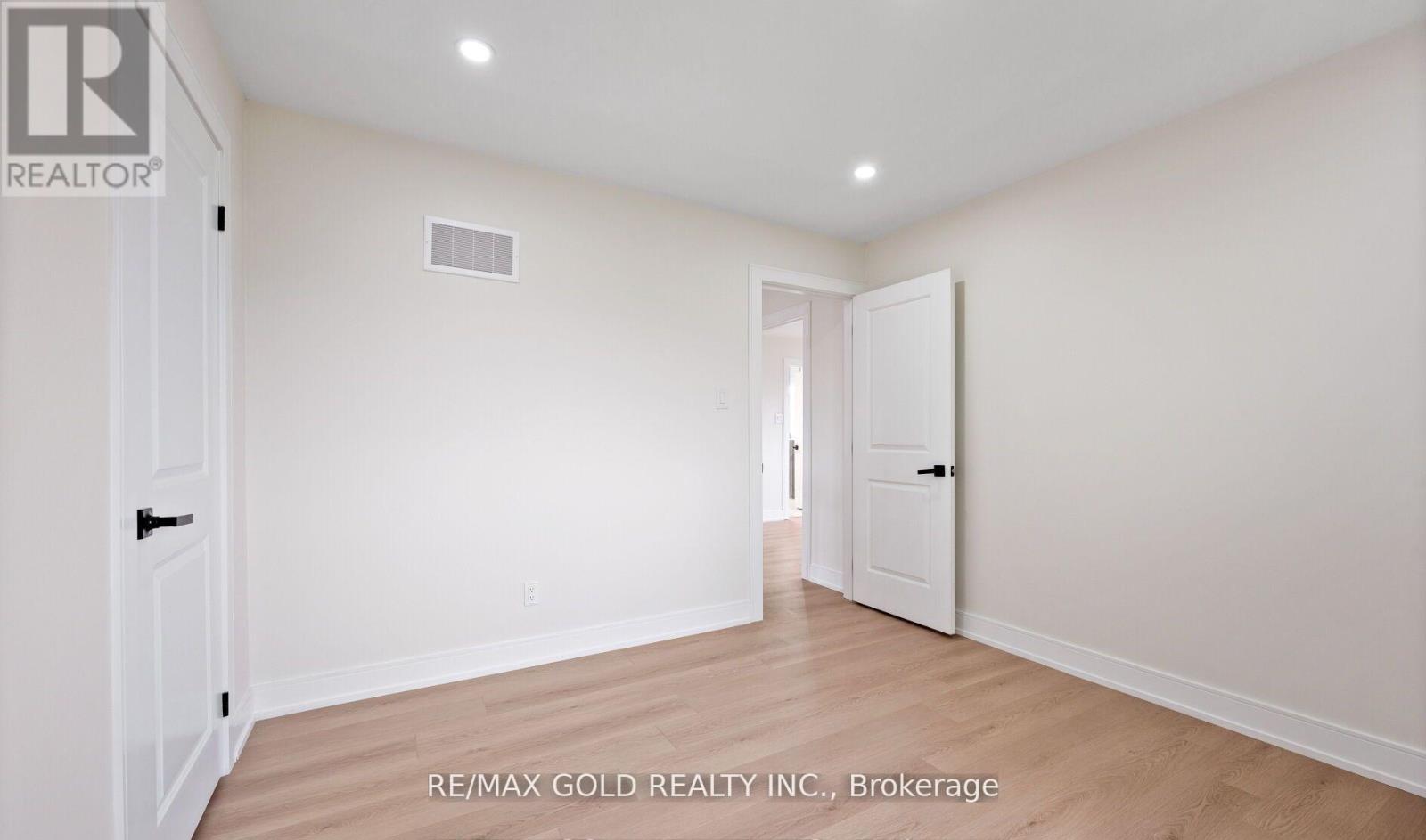 68 Blackwell Place, Brampton, Ontario  L6W 4L8 - Photo 21 - W12378018