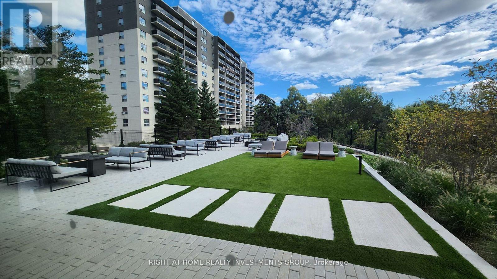 424 - 86 Dundas Street E, Mississauga, Ontario  L5A 0B1 - Photo 22 - W12378057