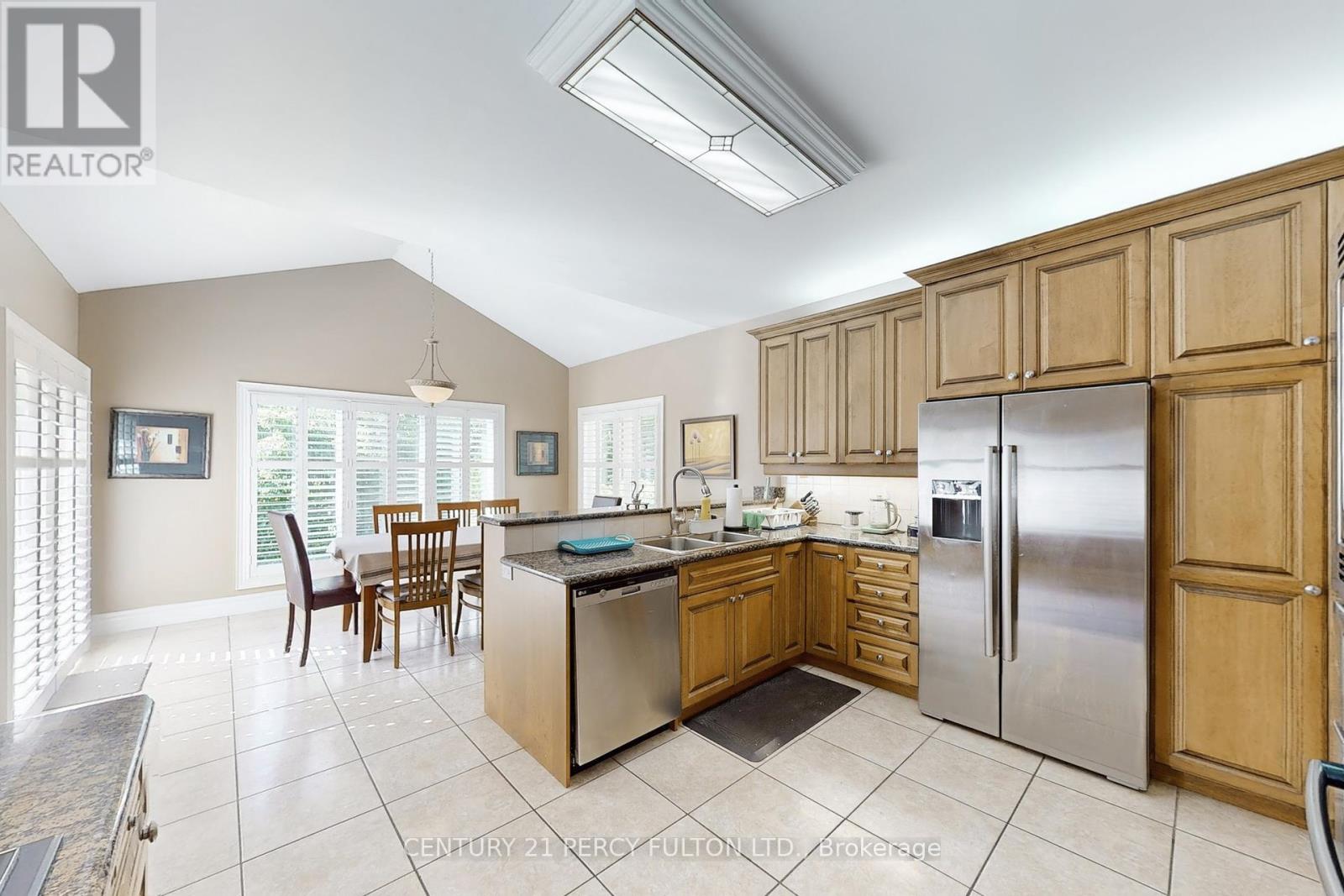 1832 Chesbro Court, Mississauga, Ontario  L5H 4H2 - Photo 13 - W12378097