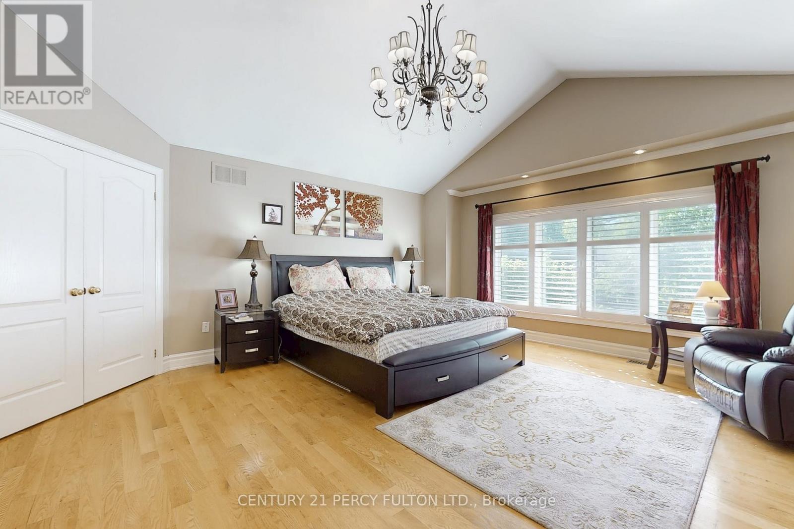1832 Chesbro Court, Mississauga, Ontario  L5H 4H2 - Photo 22 - W12378097