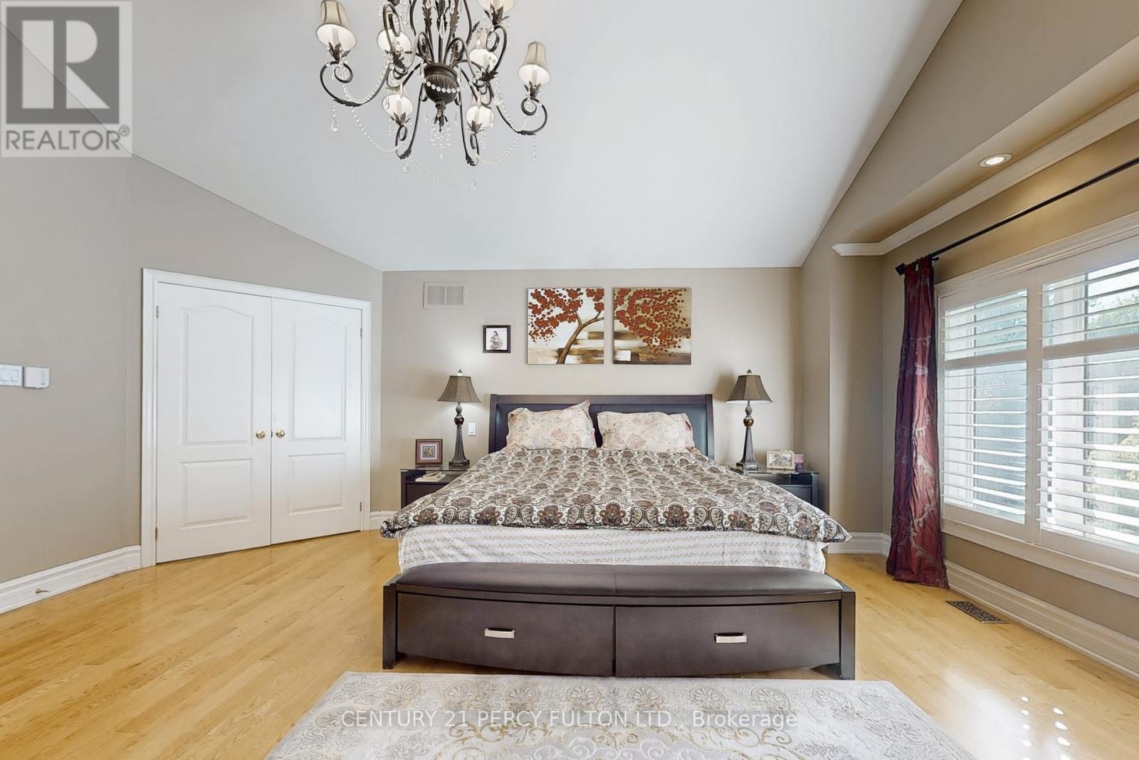 1832 Chesbro Court, Mississauga, Ontario  L5H 4H2 - Photo 25 - W12378097