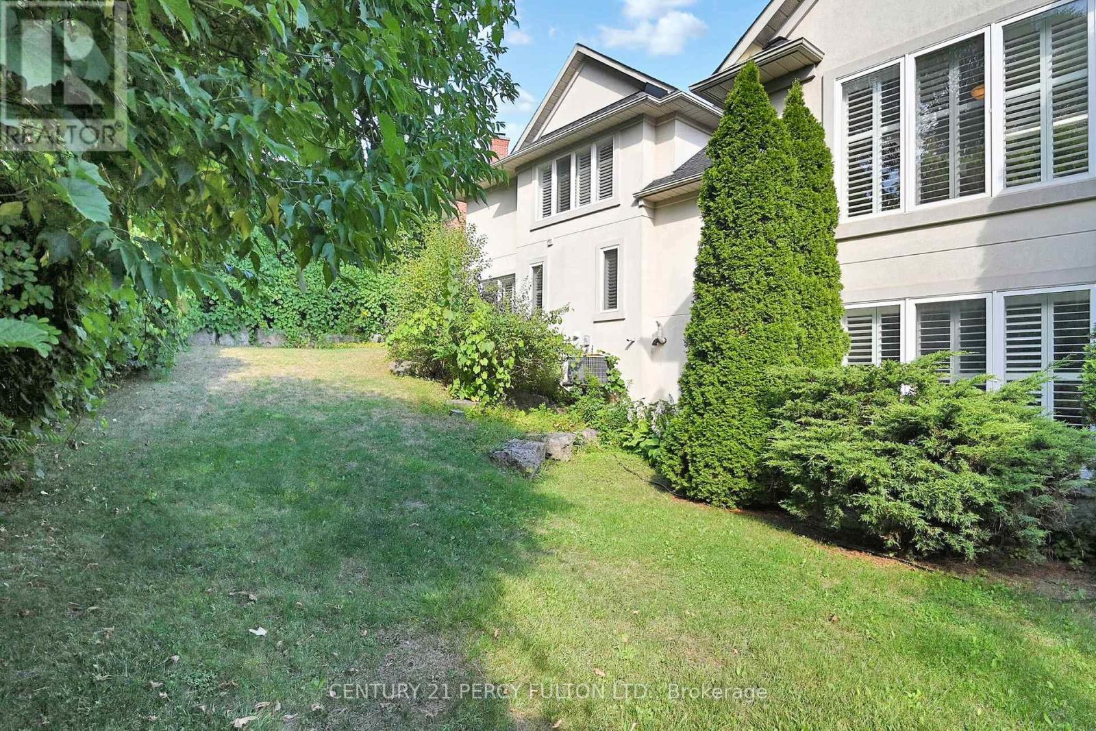 1832 Chesbro Court, Mississauga, Ontario  L5H 4H2 - Photo 38 - W12378097
