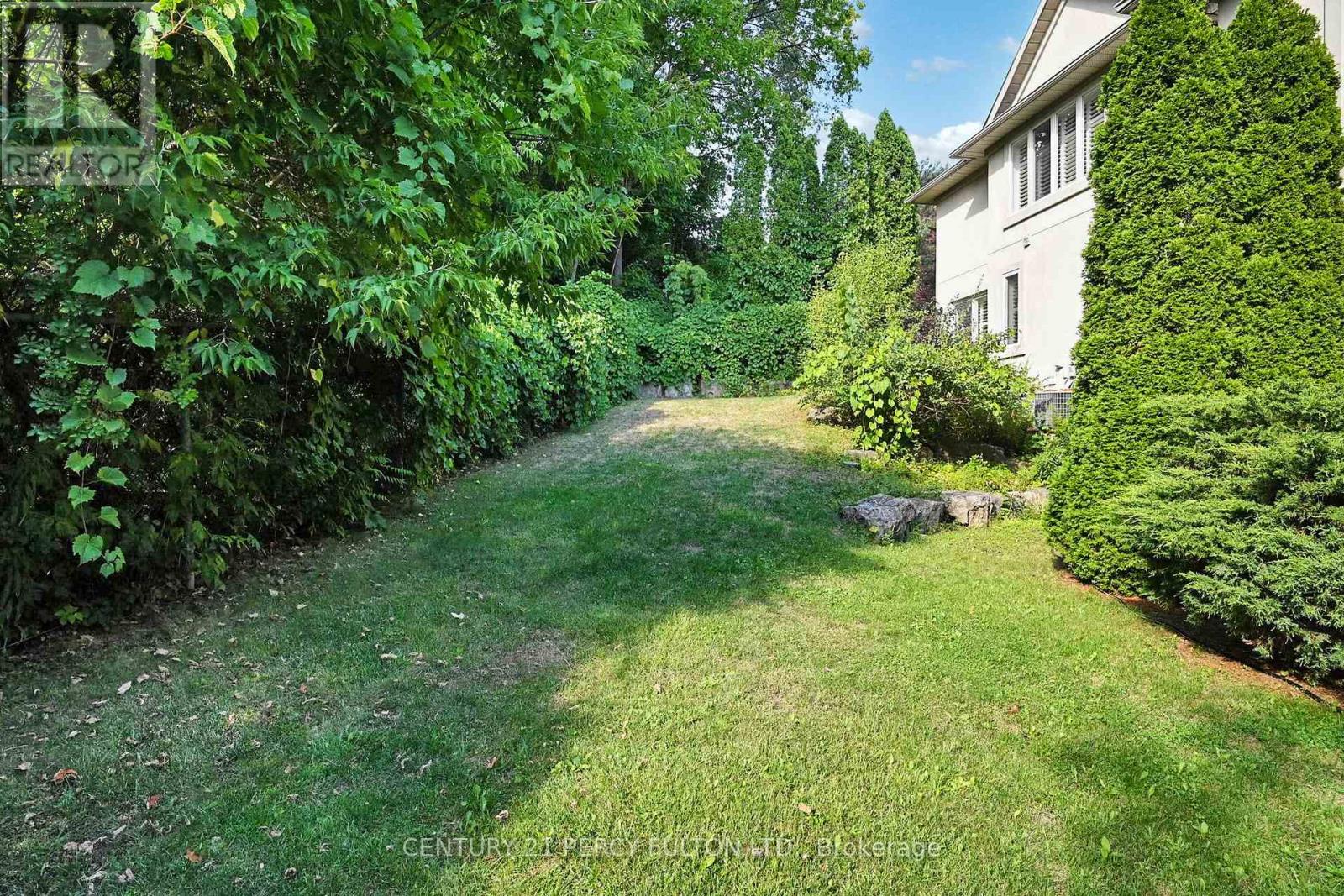 1832 Chesbro Court, Mississauga, Ontario  L5H 4H2 - Photo 40 - W12378097