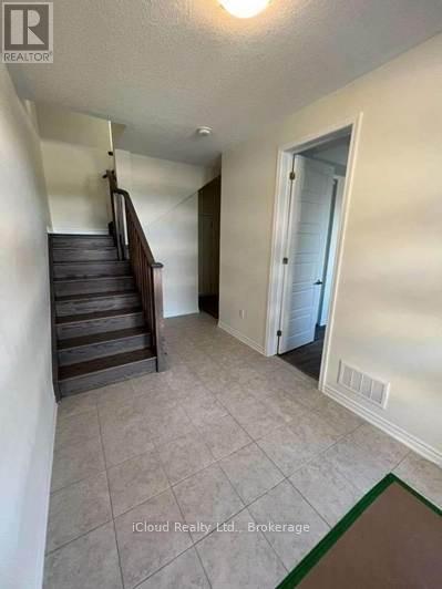 45 Summer Wind Lane, Brampton, Ontario  L7A 5J2 - Photo 2 - W12378117