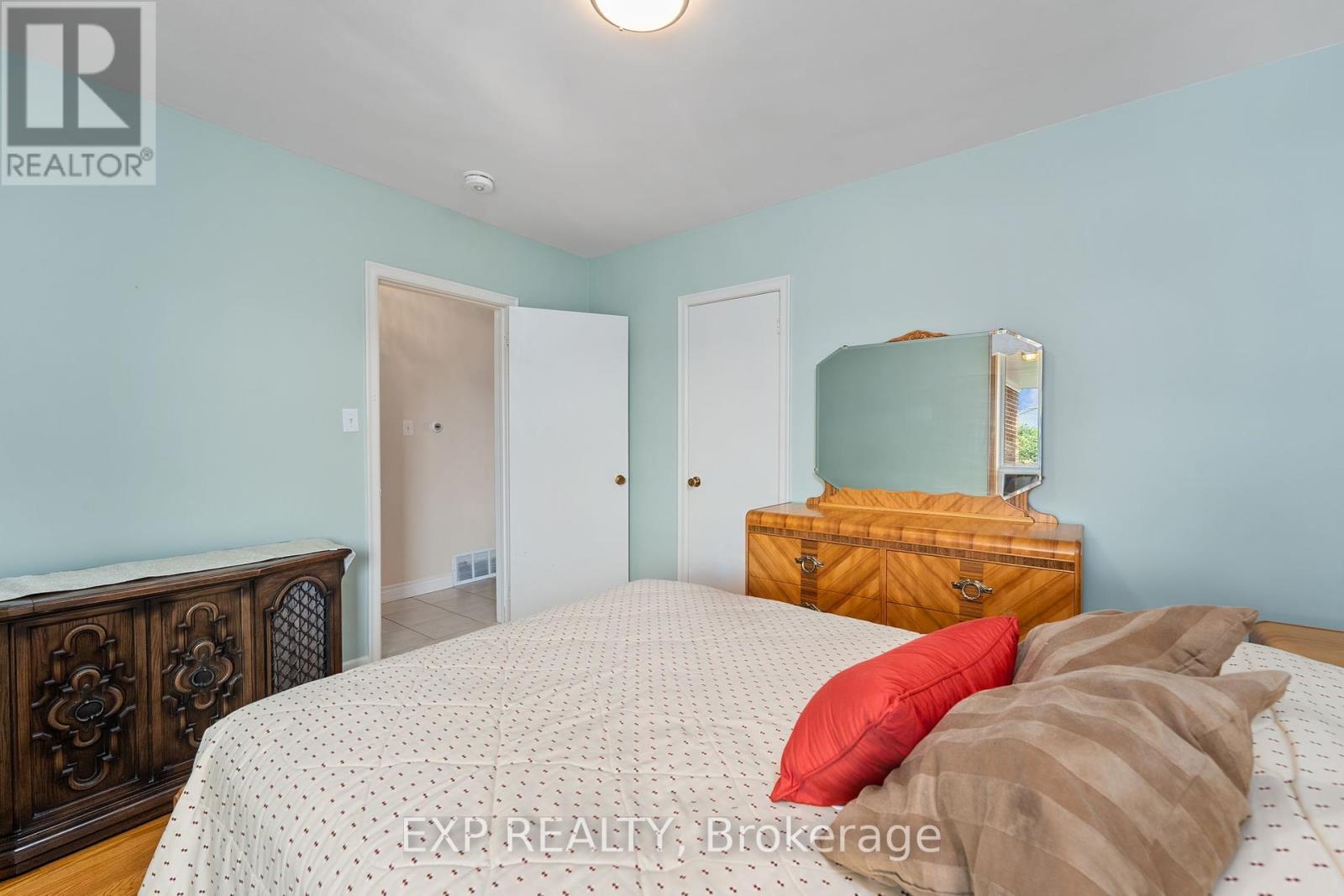84 Tavistock Road, Toronto, Ontario  M3M 2N9 - Photo 17 - W12378150