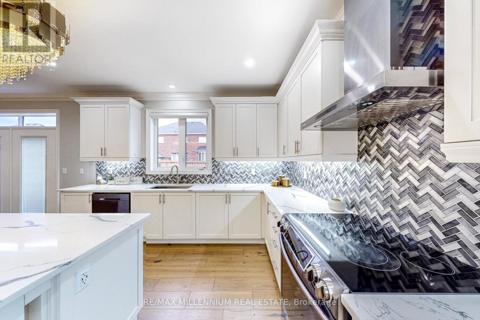 19 Mitchell Crescent, Mono, Ontario  L9W 2Z2 - Photo 10 - X12377982