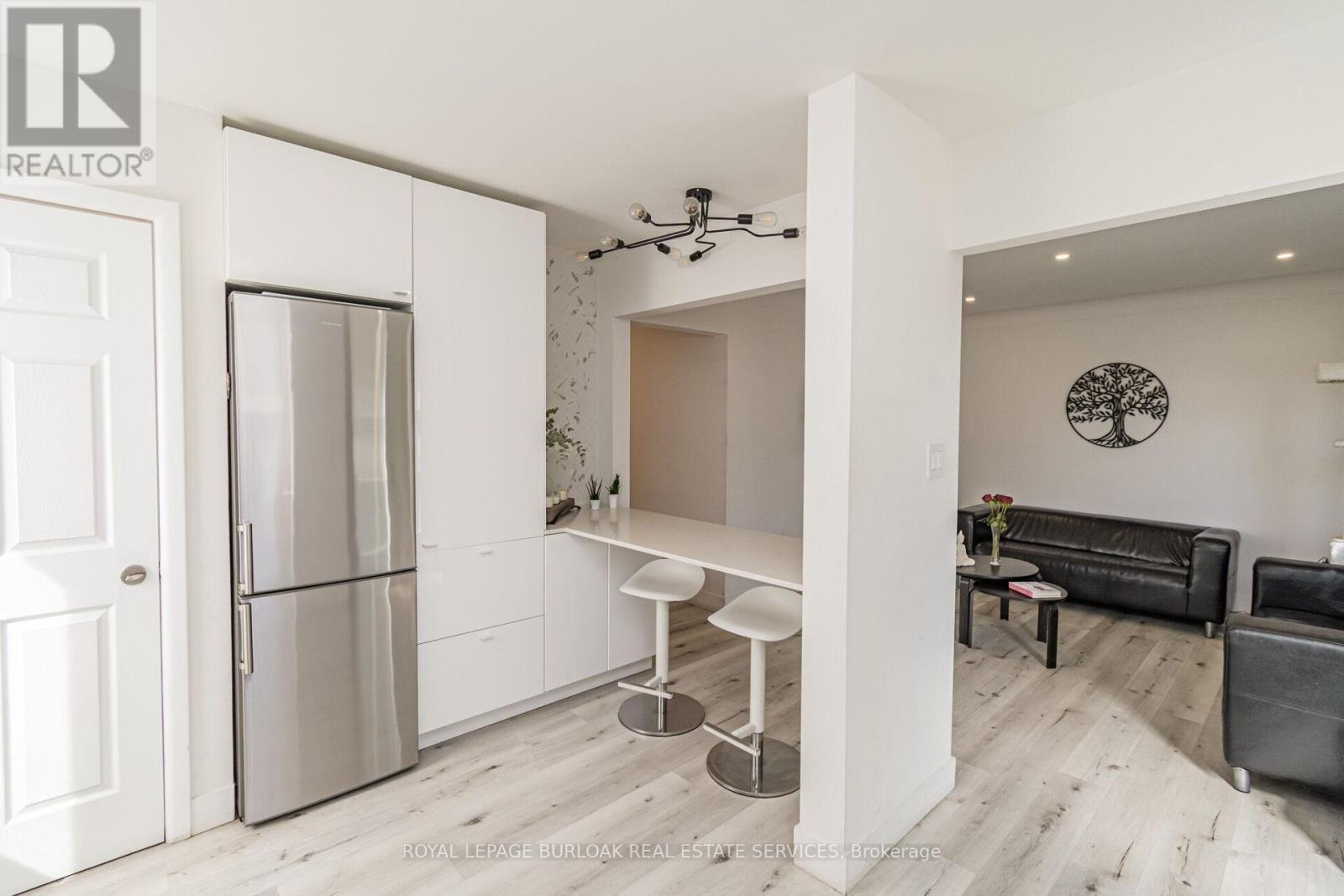 Upper - 260 West 16th Street, Hamilton, Ontario  L9C 4C6 - Photo 5 - X12378039