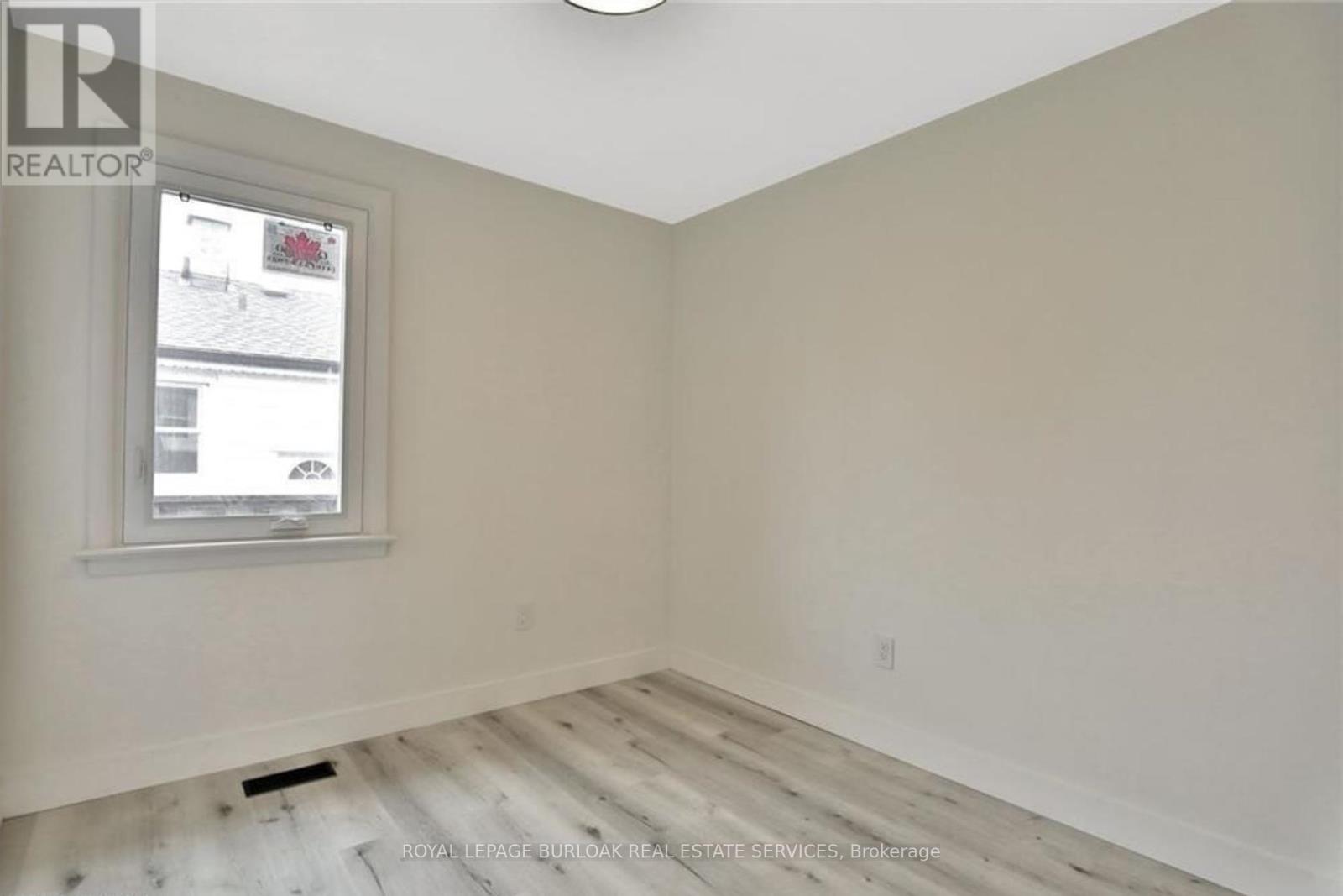 Upper - 260 West 16th Street, Hamilton, Ontario  L9C 4C6 - Photo 9 - X12378039