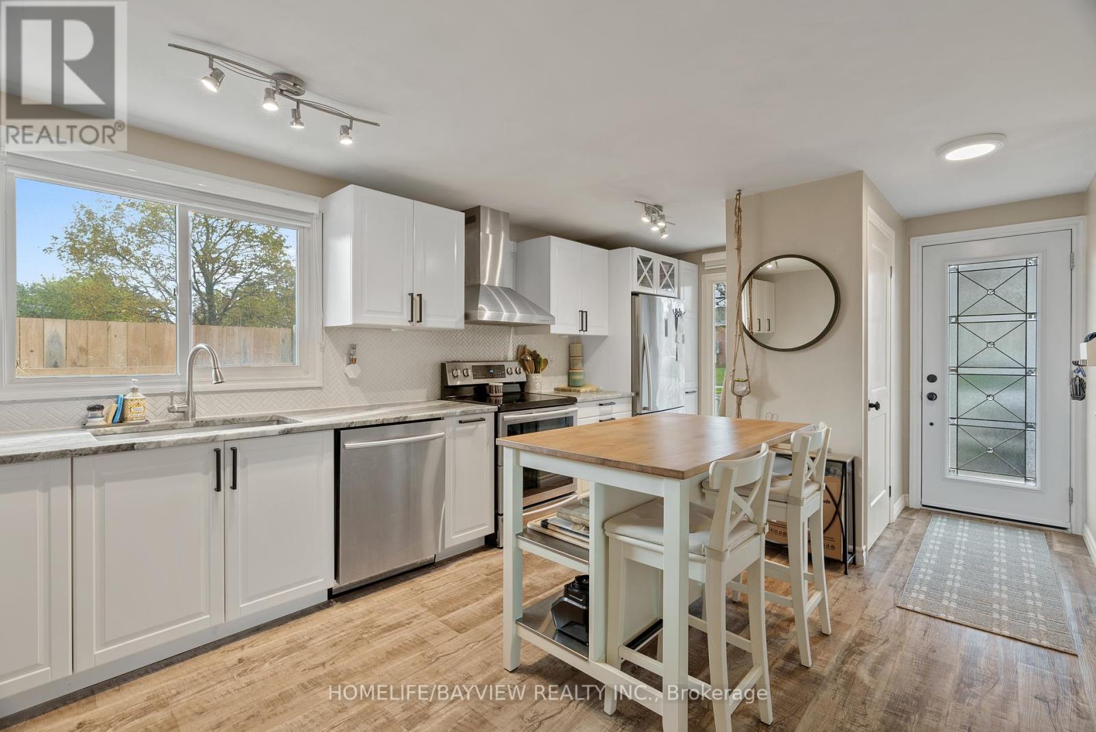 333 Preston Parkway, Cambridge, Ontario  N3H 4Z4 - Photo 2 - X12378054