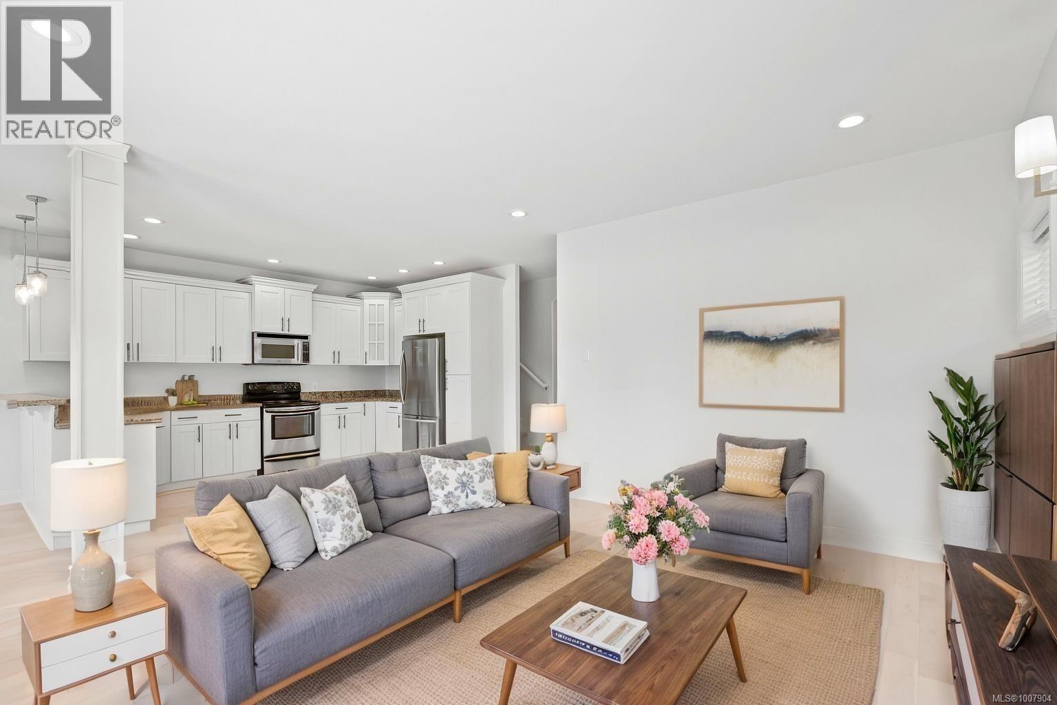 Property at 2105 Longspur Dr image 4