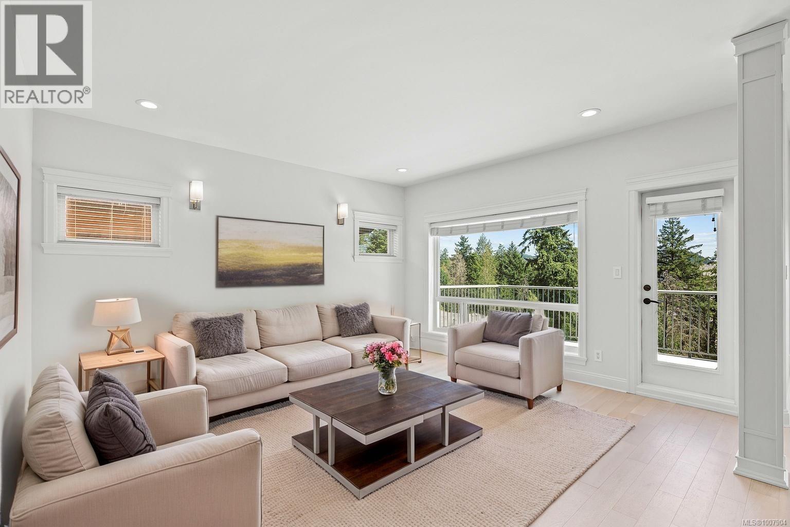 Property at 2105 Longspur Dr image 5