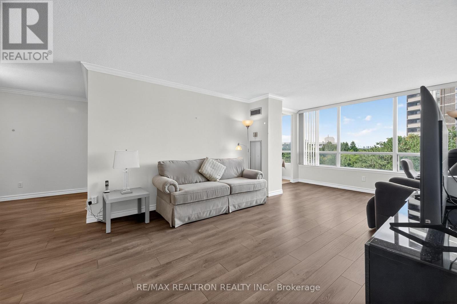 602 - 1101 Steeles Avenue W, Toronto (Westminster-Branson), Ontario  M2R 3W5 - Photo 2 - C12378180