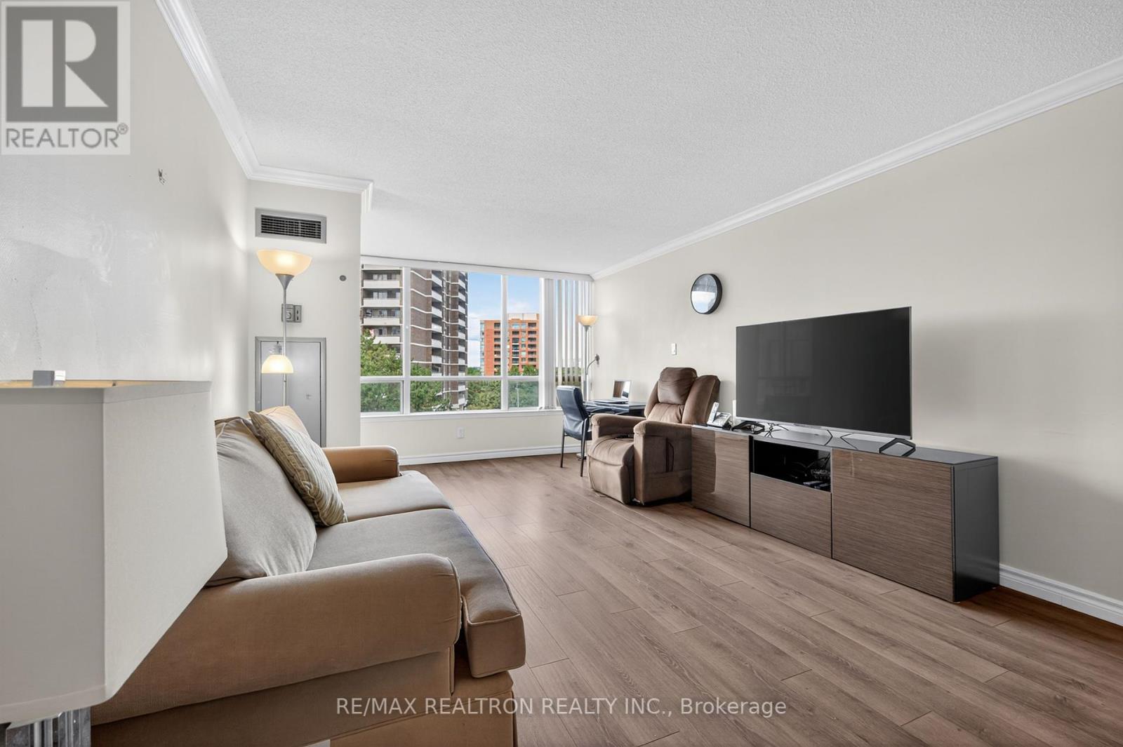 602 - 1101 Steeles Avenue W, Toronto (Westminster-Branson), Ontario  M2R 3W5 - Photo 3 - C12378180