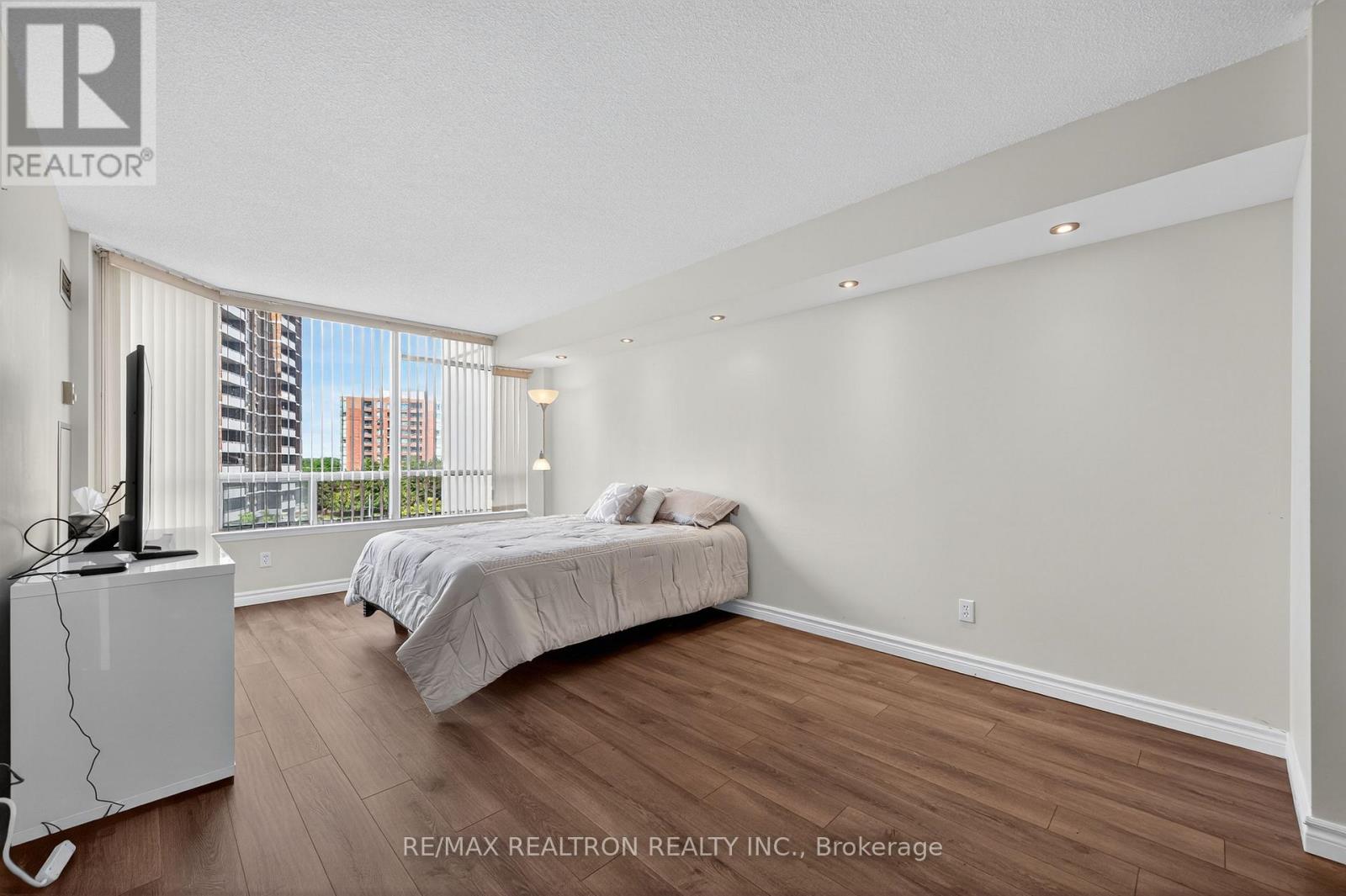 602 - 1101 Steeles Avenue W, Toronto (Westminster-Branson), Ontario  M2R 3W5 - Photo 8 - C12378180