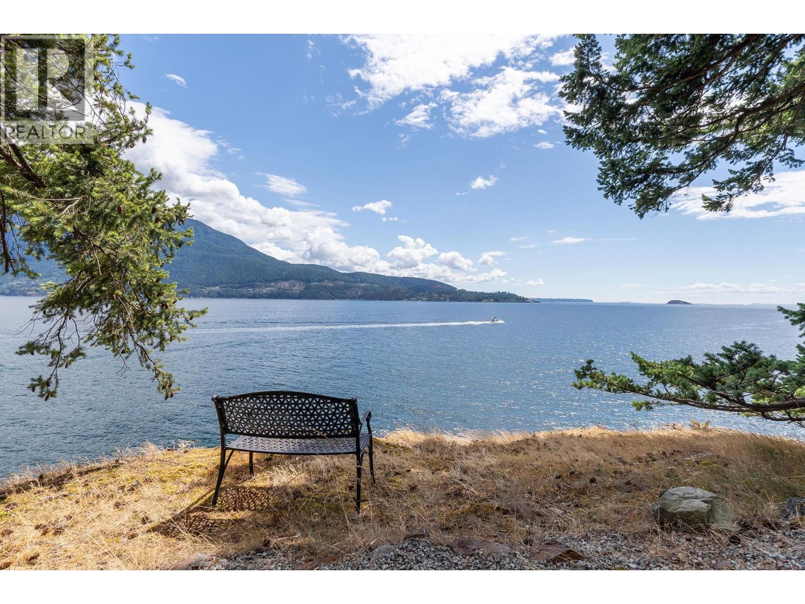 1545 Eagle Cliff Road, Bowen Island, British Columbia  V0N 1G1 - Photo 3 - R3024226