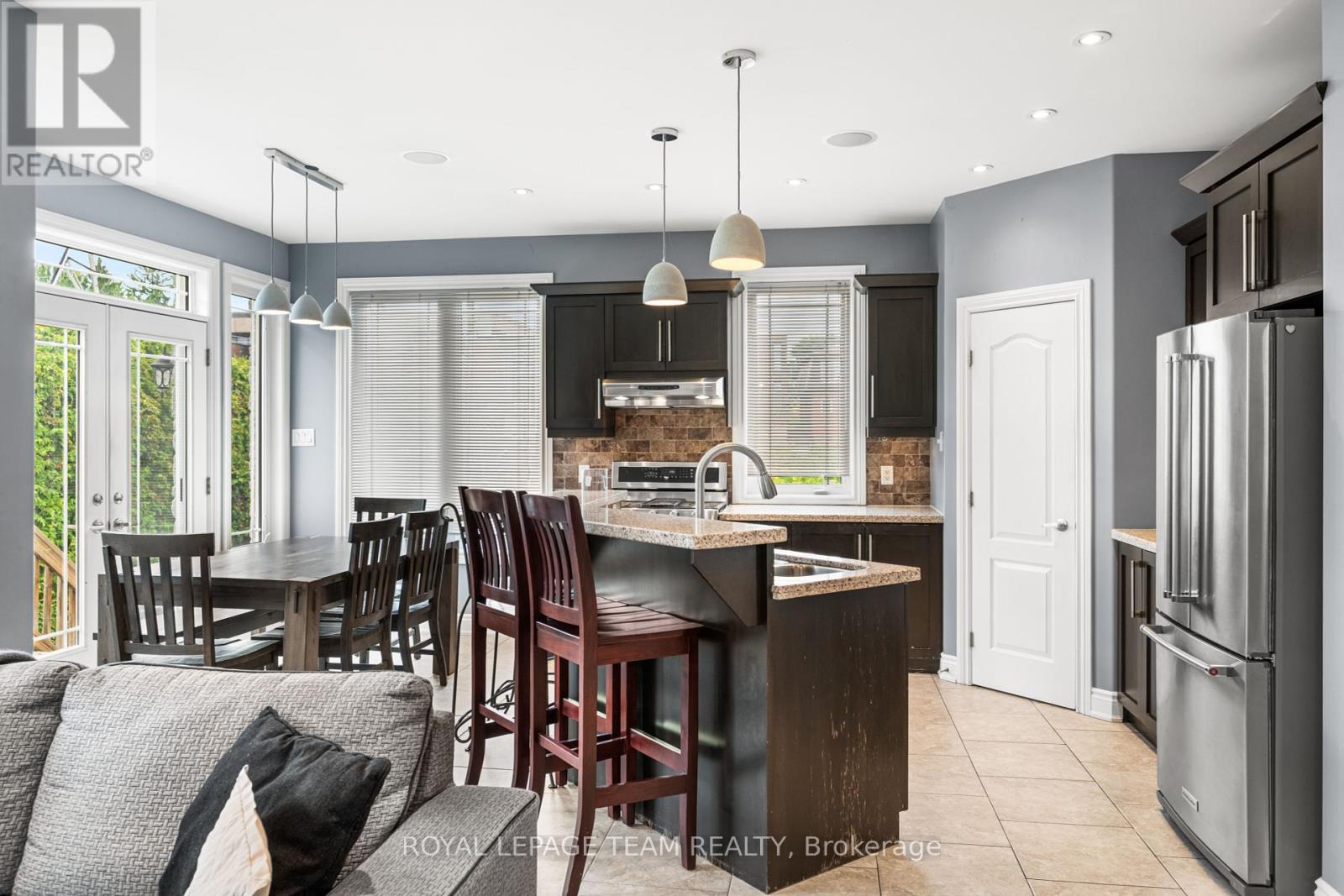 49 Savuto Way, Ottawa, Ontario  K2G 2T2 - Photo 18 - X12378253