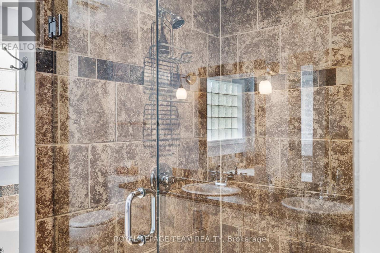 49 Savuto Way, Ottawa, Ontario  K2G 2T2 - Photo 25 - X12378253