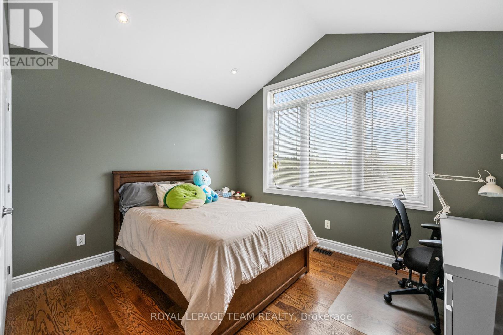49 Savuto Way, Ottawa, Ontario  K2G 2T2 - Photo 27 - X12378253